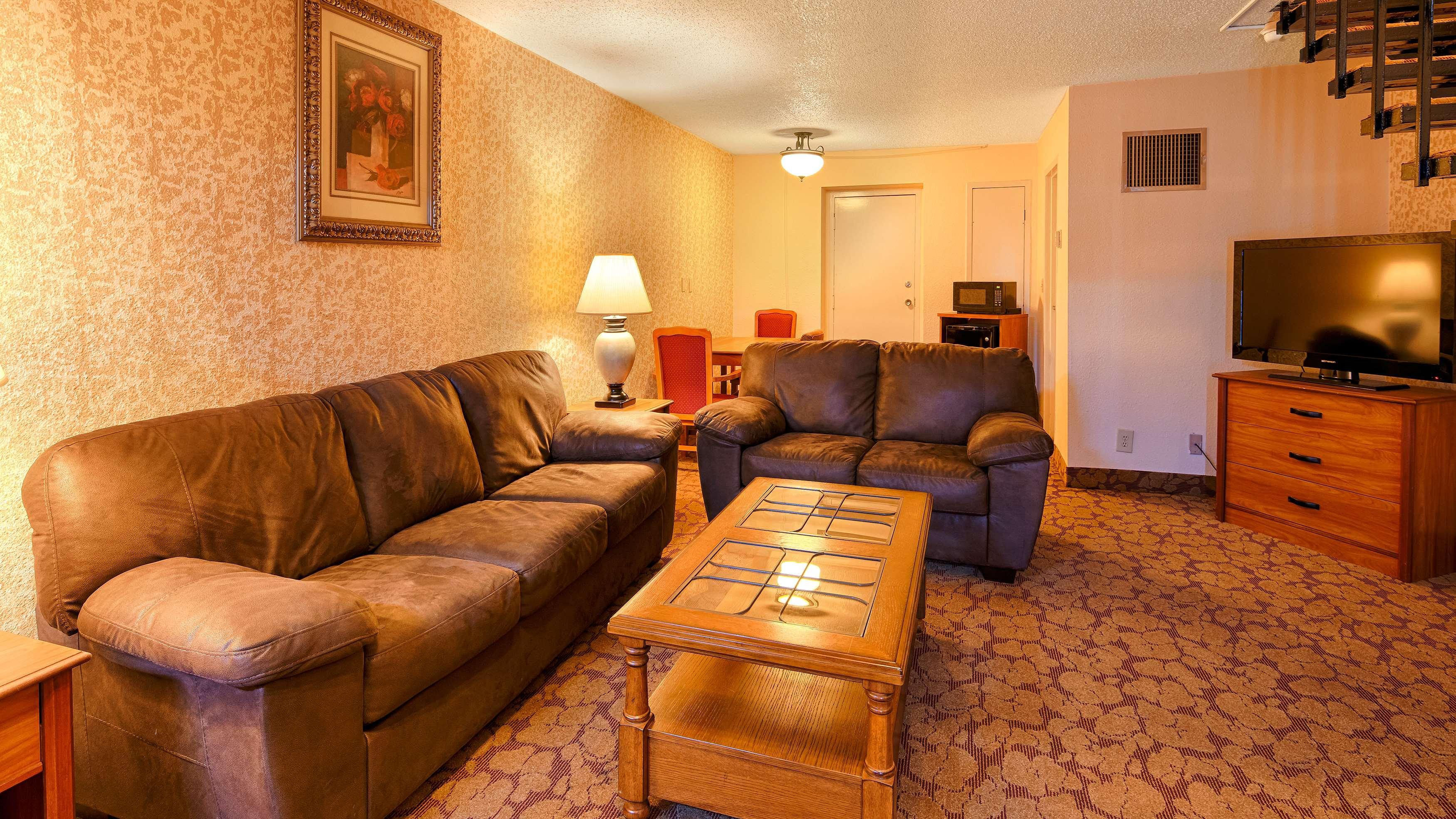 Best Western Tulsa Airport Exterior photo