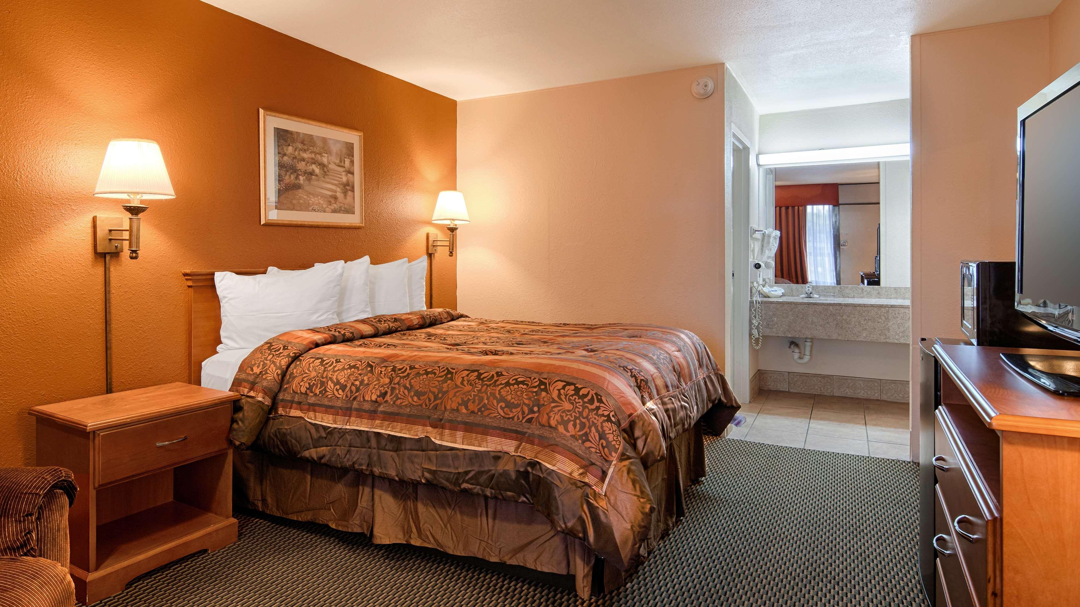 Best Western Tulsa Airport Exterior photo