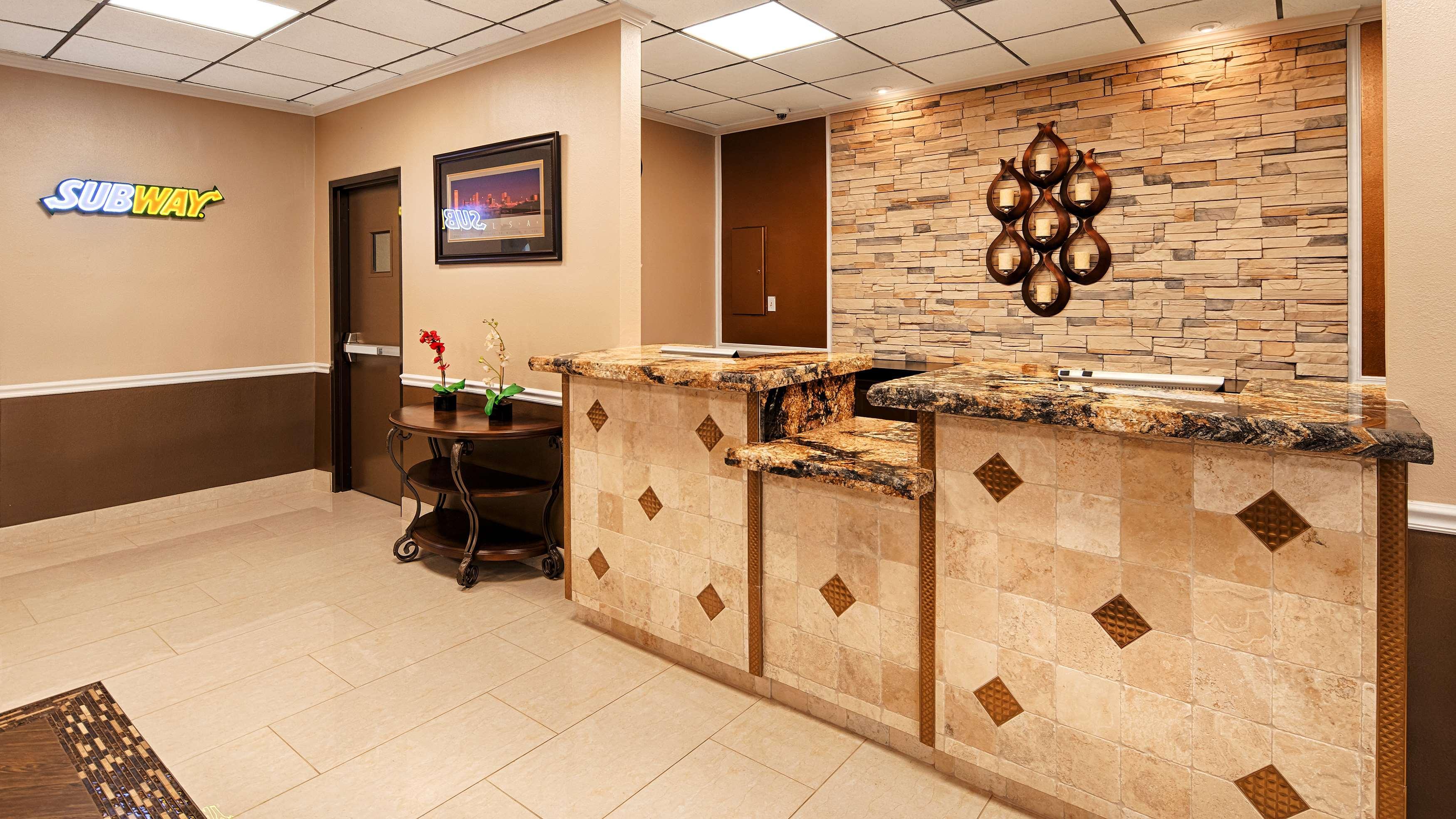 Best Western Tulsa Airport Exterior photo