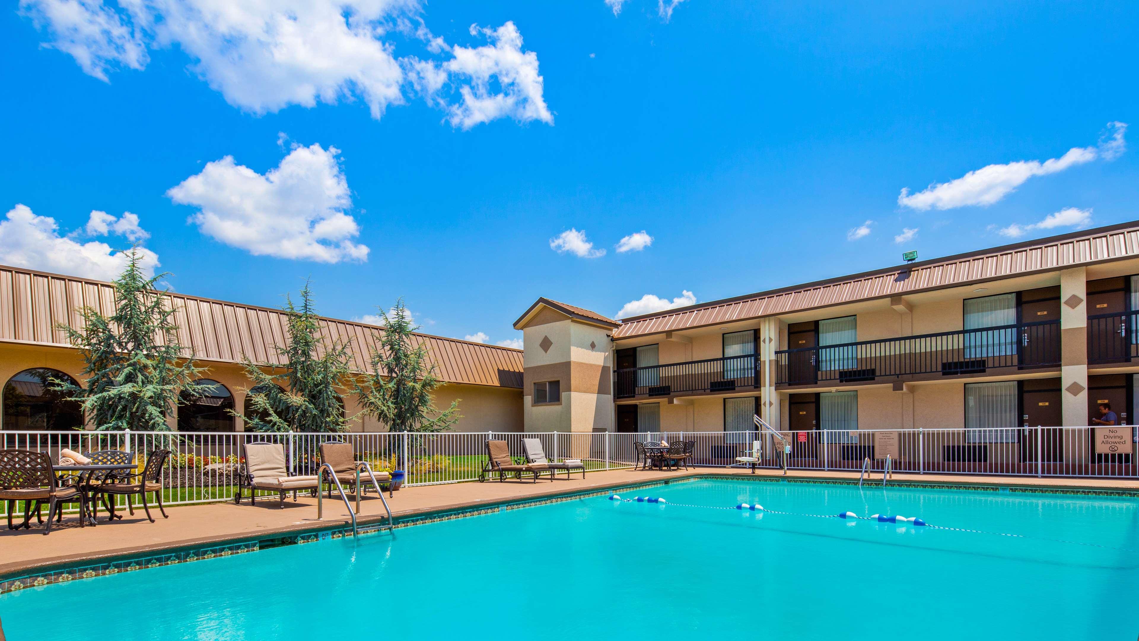 Best Western Tulsa Airport Exterior photo