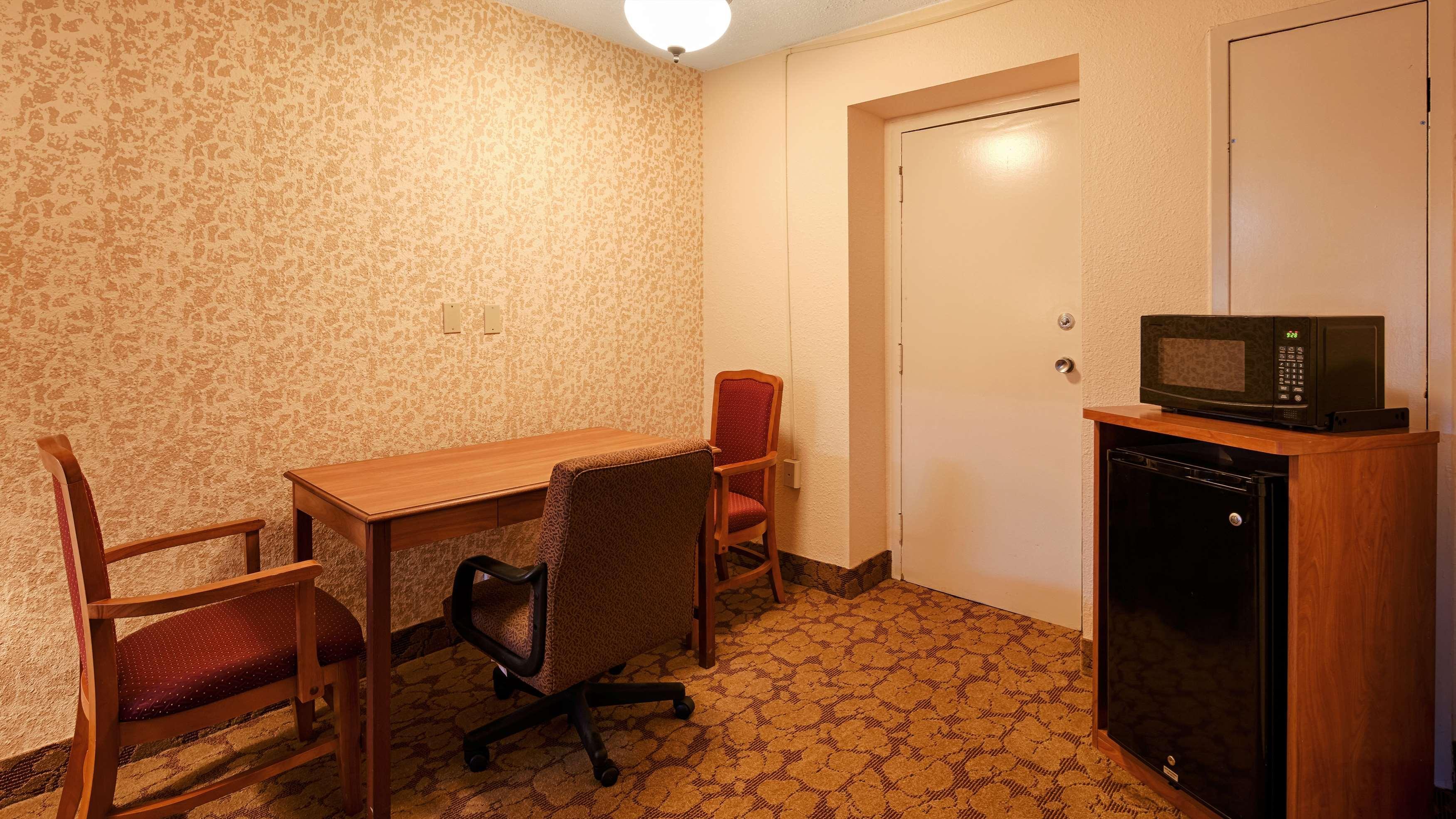 Best Western Tulsa Airport Exterior photo