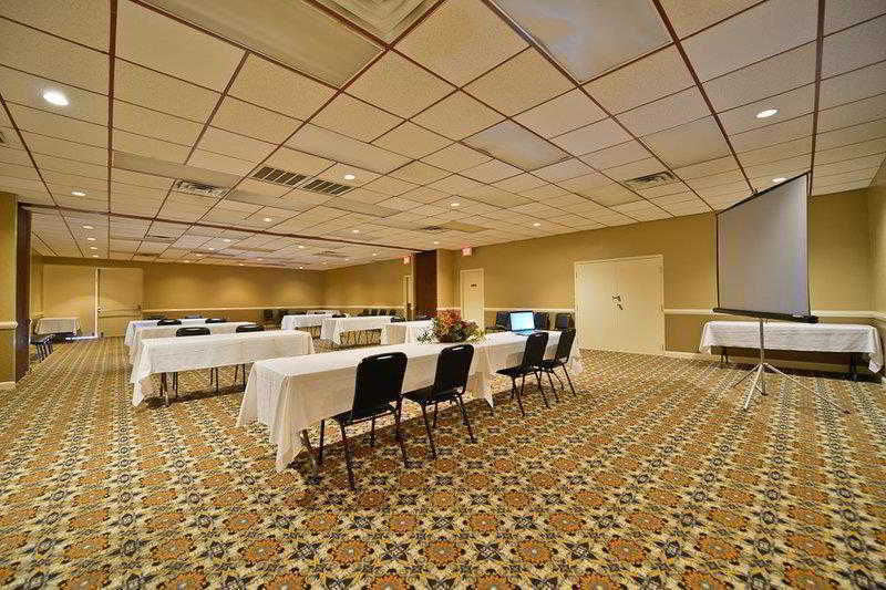 Best Western Tulsa Airport Exterior photo