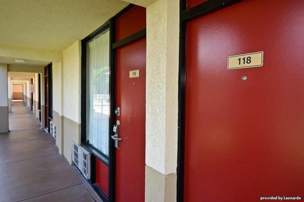 Best Western Tulsa Airport Exterior photo