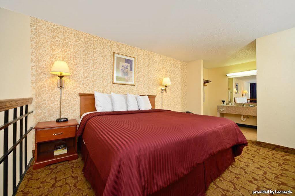 Best Western Tulsa Airport Exterior photo
